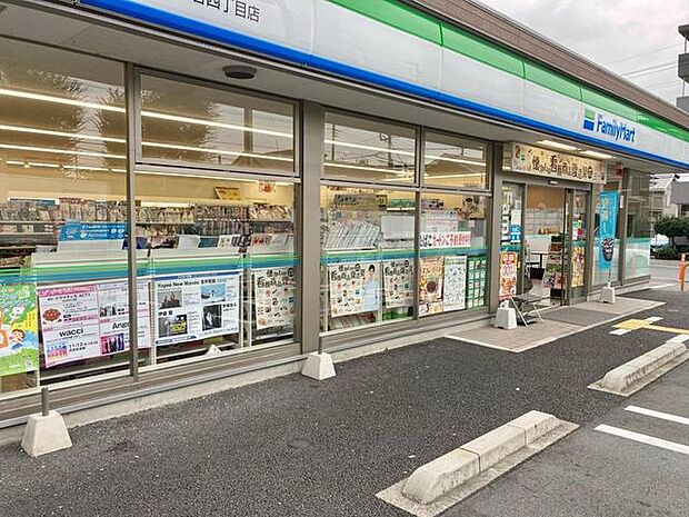 ファミリーマートさいたま鈴谷四丁目店 徒歩5分。 390m