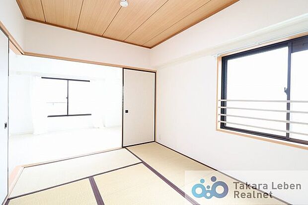 和室6帖：洋室とはまた違った良さがある和室。畳の香りに癒され、和の空間を感じることのできる落ち着きある一部屋です。