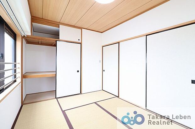 和室6帖：独立したお部屋として利用しても良し。リビングダイニングと一体化しての大空間としての利用も良いですね。