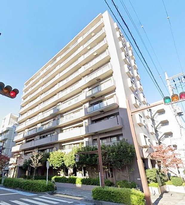 「南浦和」駅徒歩4分の駅近マンション。通勤・通学やお出かけに便利な立地です。
