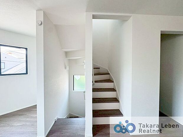 リビングイン階段で、ご家族のコミュニケーションが深まる設計となっています。