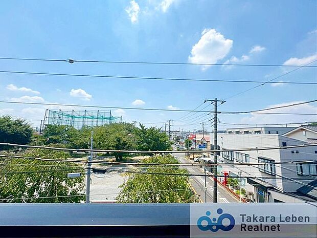 住居からの眺望。心地の良い風をお部屋に取り込んでくれ、日々の生活がより豊かになります。