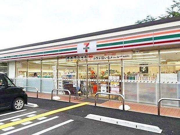 セブンイレブン浦和瀬ヶ崎店 徒歩7分。 510m