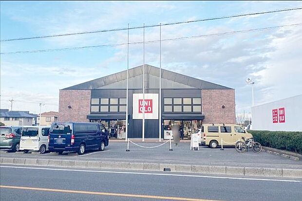 ユニクロ浦和太田窪店 徒歩17分。 1310m
