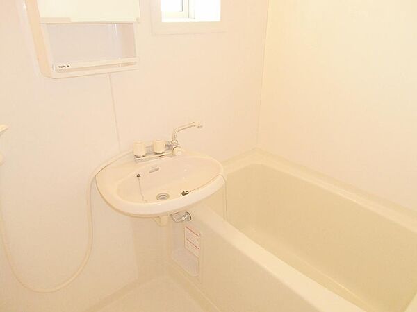 画像4:浴室に窓があるため、湿気対策できます。