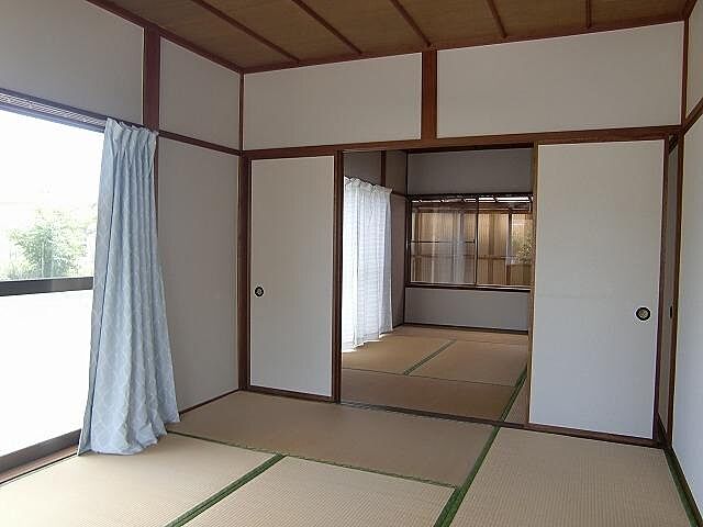 室内 米子市大篠津町