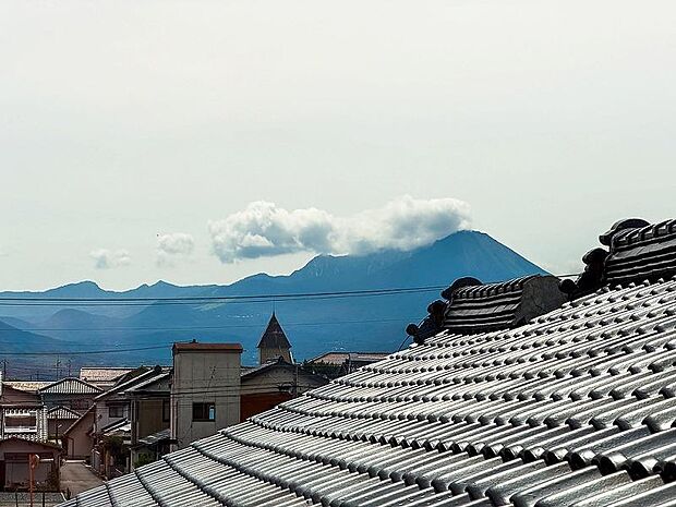 2階のお部屋からは大山も眺められます