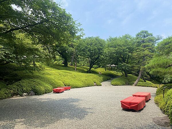 八芳園