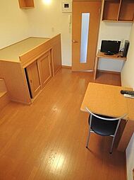 レオパレスグリーンレーベル 110 1階1Kのリビング/ダイニング