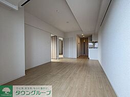 リーフシティ市川　ザ・レジデンス 9階2LDKのリビング/ダイニング