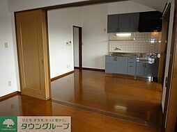 第6ビューストーンハイム 203 2階2DKのリビング/ダイニング