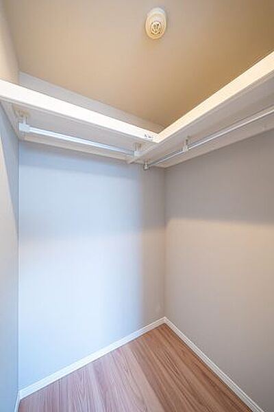 【WIC】室内2部屋にWICを設置。お部屋を広々お使いいただけます。