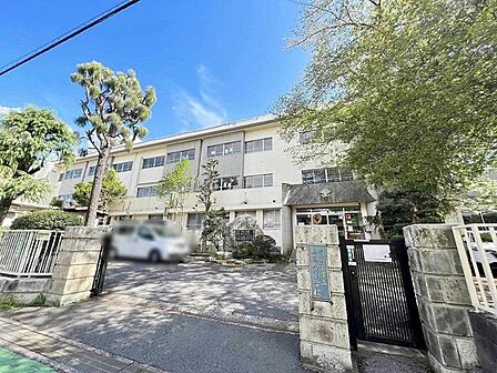 さいたま市立上落合小学校 徒歩11分。 820m