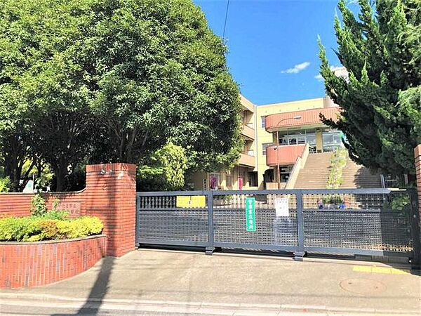 さいたま市立大谷場小学校 徒歩3分。 210m
