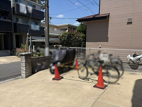 【バイク置場・駐輪場】空き状況は担当までお問い合わせください。