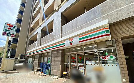 セブンイレブン浦和岸町7丁目店 徒歩4分。 250m