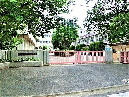 さいたま市立岸町小学校 徒歩4分。 320m