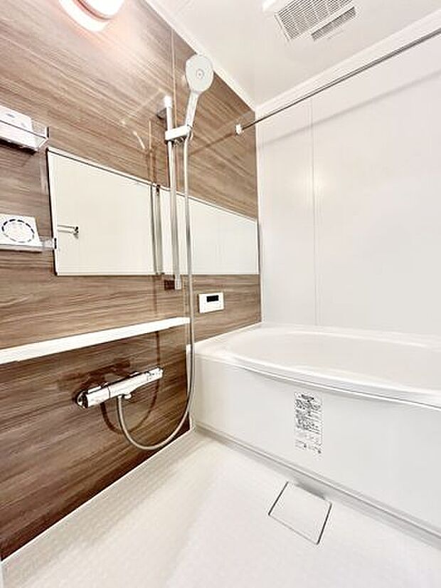 ■浴室（2024年2月撮影）一日の疲れを洗い流してくれるユニットバス。自分だけの時間をお楽しみください♪