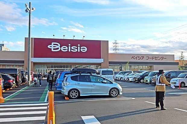ベイシア新座店 徒歩15分。 1180m