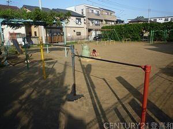 下の原児童遊園地 徒歩11分。 850m