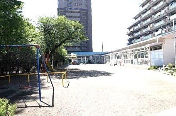 朝霞市立/泉水保育園 徒歩11分。 810m