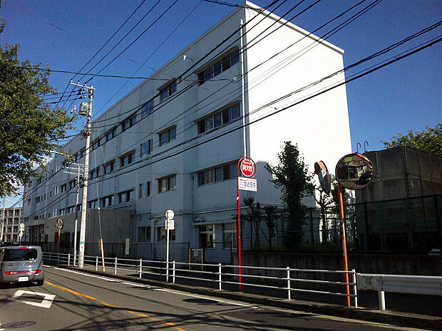 横浜市立境木中学校まで698m（徒歩9分）