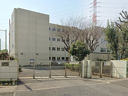 横浜市立美しが丘中学校:775m(徒歩9分)