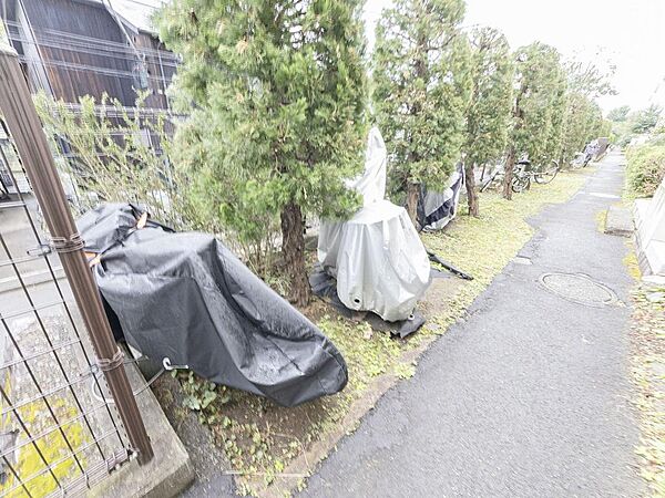 【バイク置場】