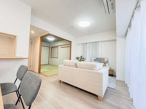 【LDK】約14.0帖　※家具付きでの販売ではございません。