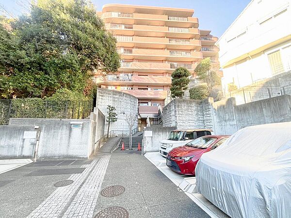【駐車場】