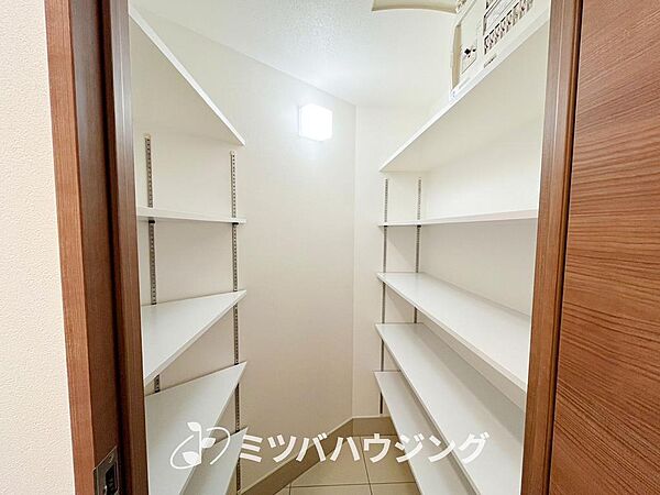 【シューズインクローク】