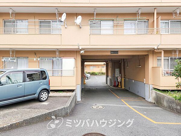 【駐車場】