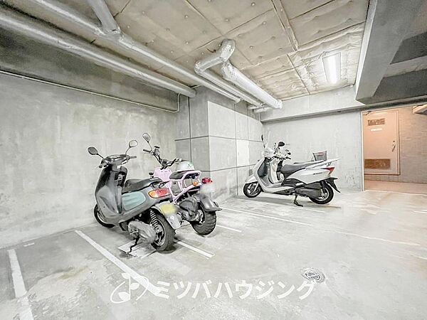 【バイク置場】
