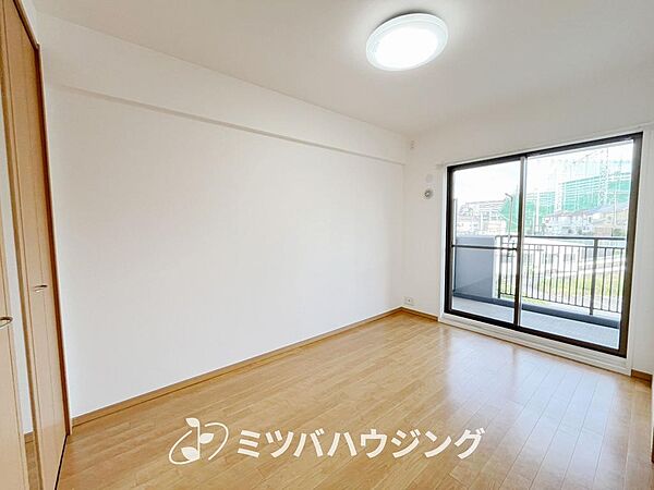 【洋室】約6.0帖
