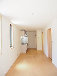 スカイリーリエ 101 1階1LDKのリビング/ダイニング