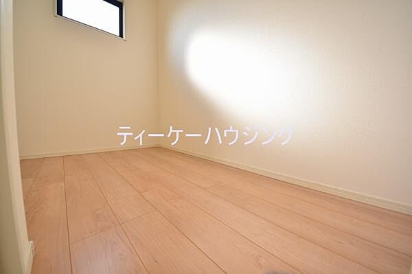 2階に約2.3帖の納戸があるので、お荷物の多い方も安心です。