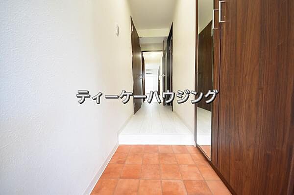 気持ちを整える場所でもある玄関。これなら、明るい気持ちで「いってきます」が言えそうですね。