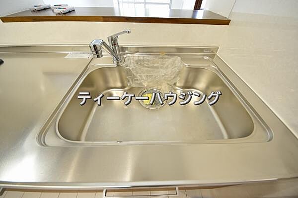 いつでも清潔に、お手入れ楽々なシンク。