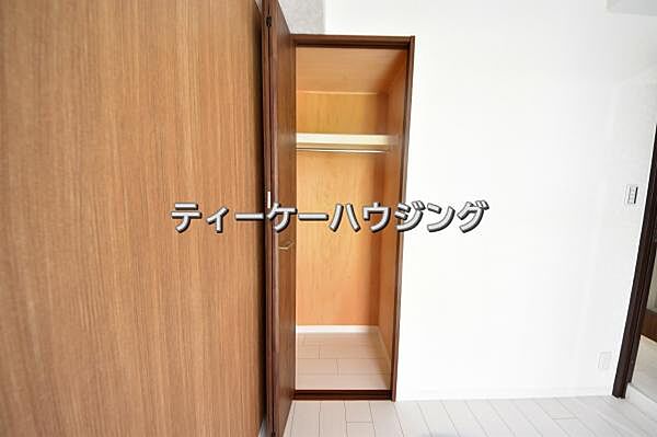 ゆとりある収納は、持ち物が多い方でもすっきりした生活を送れる筈です。