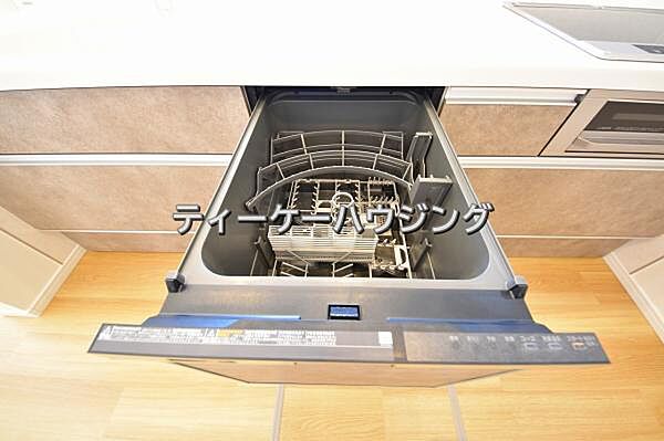毎日使うものだから、キレイはもちろん食洗器なら除菌に手間はかかりません。お子様の食器洗いも安心。