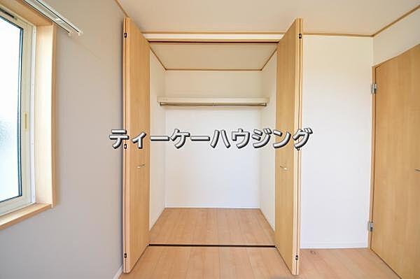 ゆとりある収納は、持ち物が多い方でもすっきりした生活を送れる筈です。