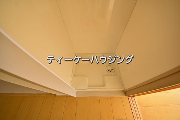 大容量の洗濯機にも対応できる洗濯機置き場を確保。