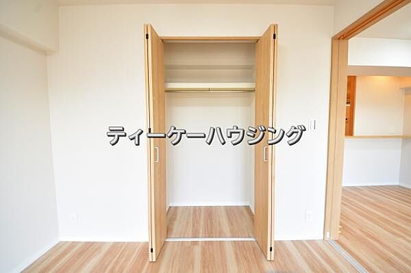ゆとりある収納は、持ち物が多い方でもすっきりした生活を送れる筈です。