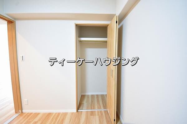 ゆとりある収納は、持ち物が多い方でもすっきりした生活を送れる筈です。