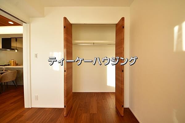 ゆとりある収納は、持ち物が多い方でもすっきりした生活を送れる筈です。