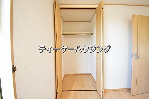 ゆとりある収納は、持ち物が多い方でもすっきりした生活を送れる筈です。