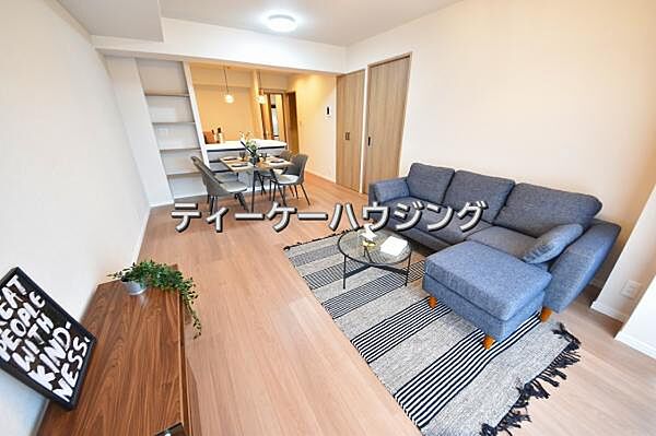 お家の中心となる大きな空間がご家族のコミュニケーションスペースになる筈です。