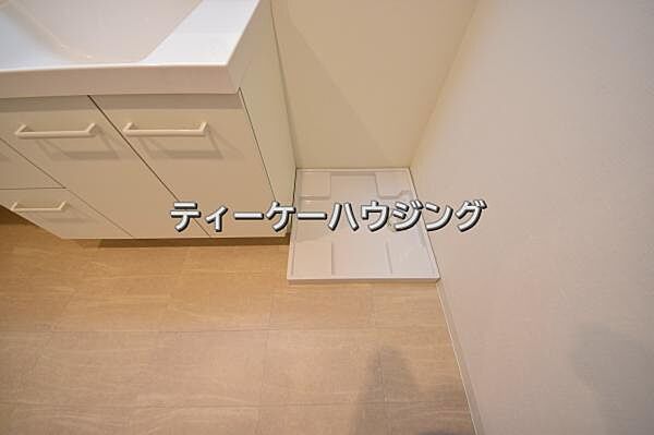 大容量の洗濯機にも対応できる洗濯機置き場を確保。