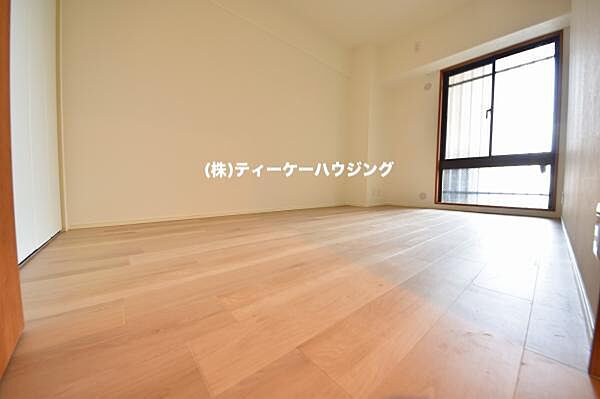 明るい陽射しと爽やかな風を呼び込む。心地よい空間を創造いたしました。