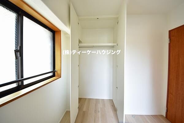 ゆとりある収納は、持ち物が多い方でもすっきりした生活を送れる筈です。